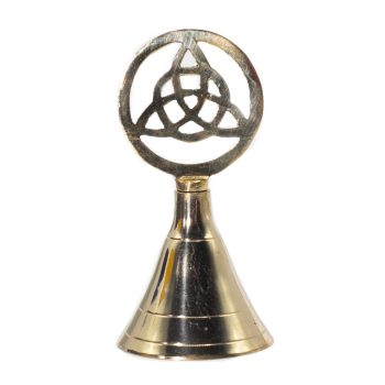   Triquetra Oltári Sárgaréz Csengő – Az Örökkévalóság Hangja (10,5 cm)